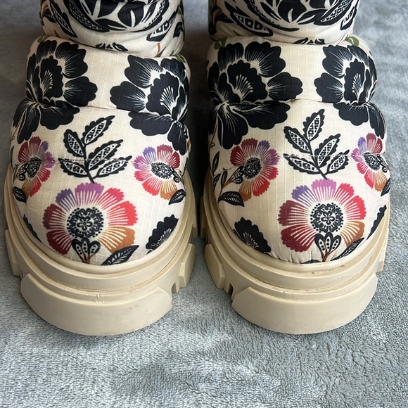 🎉HOST PICK🎉Farm Rio Floral Lug Sole Tall Shaft Boot Size EU40 US9 - Picture 4 of 14